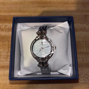 Chic Silver Women's Watch with Crystal Accents